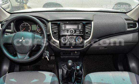Sayi Imported Mitsubishi L200 Other Mota in Import - Dubai a Maseru Sayi Imported Mitsubishi L200 Other Mota in Import - Dubai a Maseru