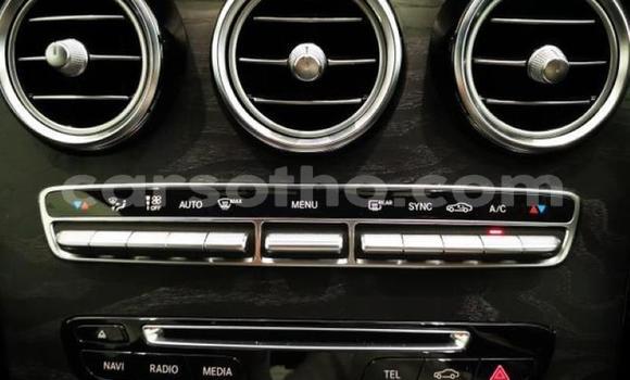 Sayi Na hannu Mercedes-Benz GLC White Mota in Butha–Buthe a Thaba-Tseka Sayi Na hannu Mercedes-Benz GLC White Mota in Butha–Buthe a Thaba-Tseka