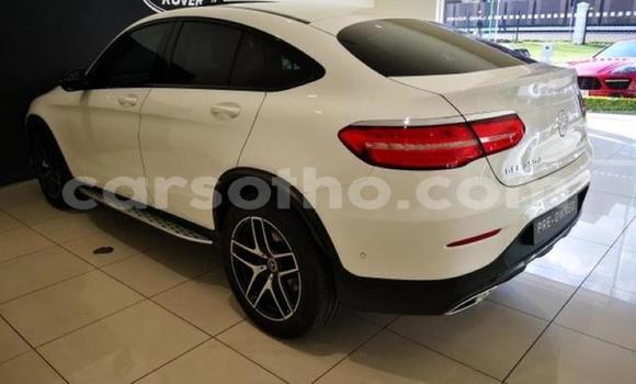 Sayi Na hannu Mercedes-Benz GLC White Mota in Butha–Buthe a Thaba-Tseka Sayi Na hannu Mercedes-Benz GLC White Mota in Butha–Buthe a Thaba-Tseka