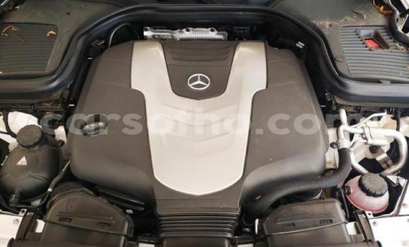 Sayi Na hannu Mercedes-Benz GLC White Mota in Butha–Buthe a Thaba-Tseka Sayi Na hannu Mercedes-Benz GLC White Mota in Butha–Buthe a Thaba-Tseka