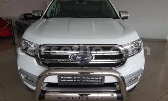 Sayi Na hannu Ford Everest White Mota in Maseru a Maseru Sayi Na hannu Ford Everest White Mota in Maseru a Maseru