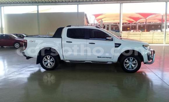 Sayi Na hannu Ford Ranger White Mota in Maseru a Maseru Sayi Na hannu Ford Ranger White Mota in Maseru a Maseru
