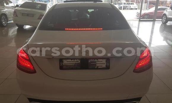 Sayi Na hannu Mercedes-Benz C–Class White Mota in Maseru a Maseru Sayi Na hannu Mercedes-Benz C–Class White Mota in Maseru a Maseru