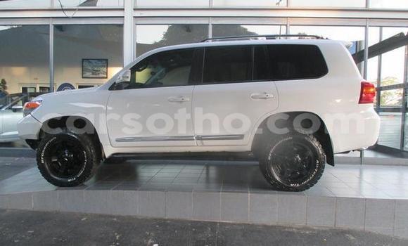 Acheter Occasion Voiture Toyota Land Cruiser Blanc à Hlotse, Leribe Acheter Occasion Voiture Toyota Land Cruiser Blanc à Hlotse, Leribe