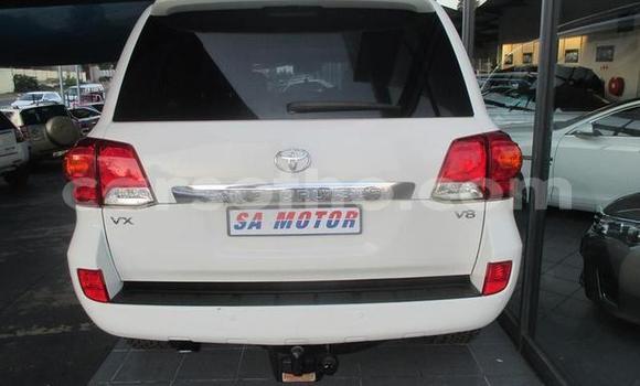 Acheter Occasion Voiture Toyota Land Cruiser Blanc à Hlotse, Leribe Acheter Occasion Voiture Toyota Land Cruiser Blanc à Hlotse, Leribe