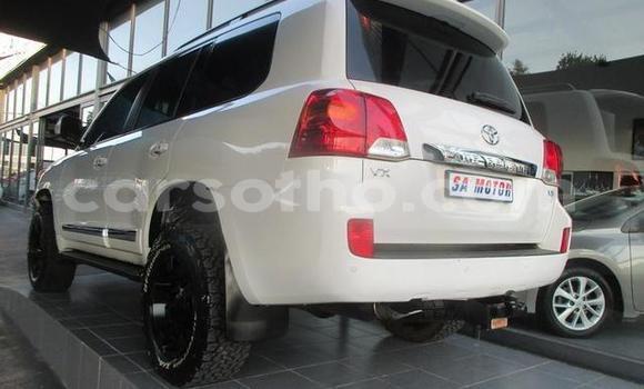 Acheter Occasion Voiture Toyota Land Cruiser Blanc à Hlotse, Leribe Acheter Occasion Voiture Toyota Land Cruiser Blanc à Hlotse, Leribe