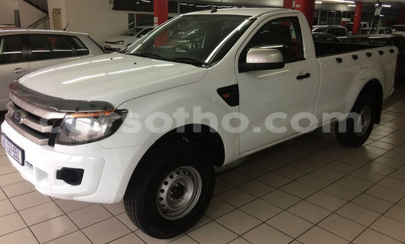 Sayi Na hannu Ford Ranger White Mota in Maseru a Maseru Sayi Na hannu Ford Ranger White Mota in Maseru a Maseru