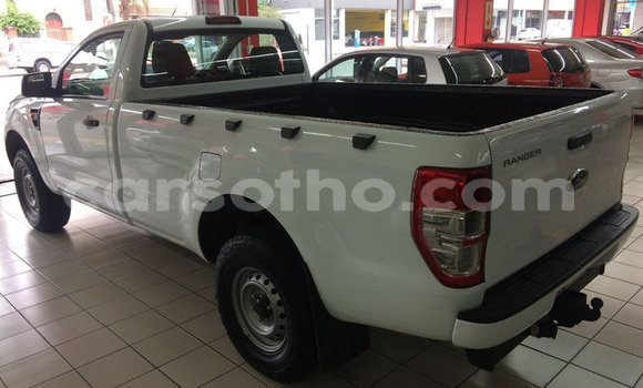 Sayi Na hannu Ford Ranger White Mota in Maseru a Maseru Sayi Na hannu Ford Ranger White Mota in Maseru a Maseru