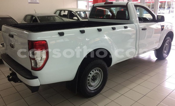 Sayi Na hannu Ford Ranger White Mota in Maseru a Maseru Sayi Na hannu Ford Ranger White Mota in Maseru a Maseru