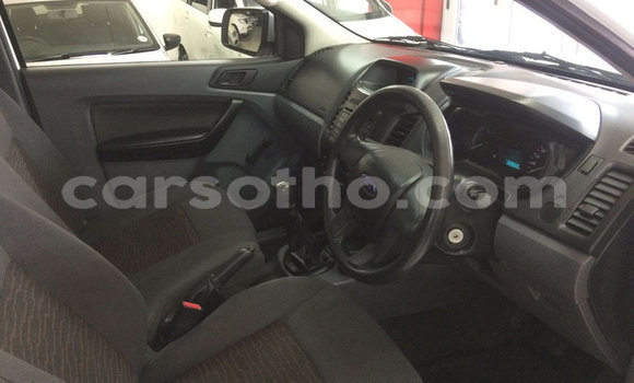Sayi Na hannu Ford Ranger White Mota in Maseru a Maseru Sayi Na hannu Ford Ranger White Mota in Maseru a Maseru