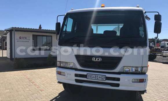 اشتري مستعمل Nissan UD White شاحنة في Maseru في Maseru اشتري مستعمل Nissan UD White شاحنة في Maseru في Maseru