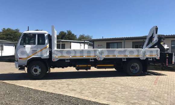 اشتري مستعمل Nissan UD White شاحنة في Maseru في Maseru اشتري مستعمل Nissan UD White شاحنة في Maseru في Maseru