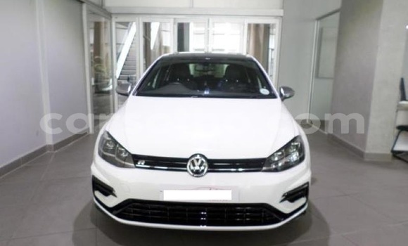 اشتري مستعمل Volkswagen Golf R White سيارة في Maseru في Maseru اشتري مستعمل Volkswagen Golf R White سيارة في Maseru في Maseru