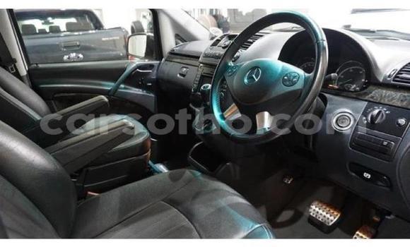 Sayi Na hannu Mercedes-Benz Viano Silver Mota in Maseru a Maseru Sayi Na hannu Mercedes-Benz Viano Silver Mota in Maseru a Maseru