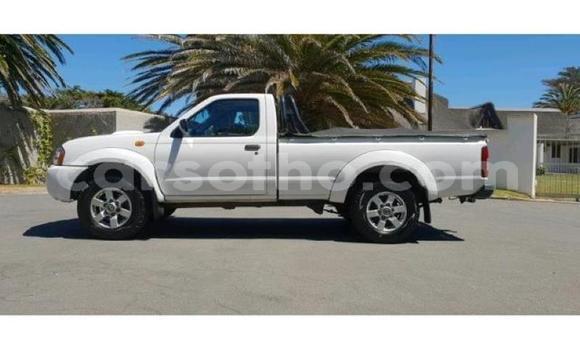 Acheter Occasion Voiture Nissan NP 300 Blanc à Maputsoe, Leribe Acheter Occasion Voiture Nissan NP 300 Blanc à Maputsoe, Leribe