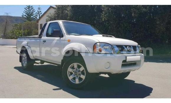 Acheter Occasion Voiture Nissan NP 300 Blanc à Maputsoe, Leribe Acheter Occasion Voiture Nissan NP 300 Blanc à Maputsoe, Leribe