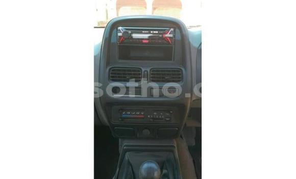 Acheter Occasion Voiture Nissan NP 300 Blanc à Maputsoe, Leribe Acheter Occasion Voiture Nissan NP 300 Blanc à Maputsoe, Leribe