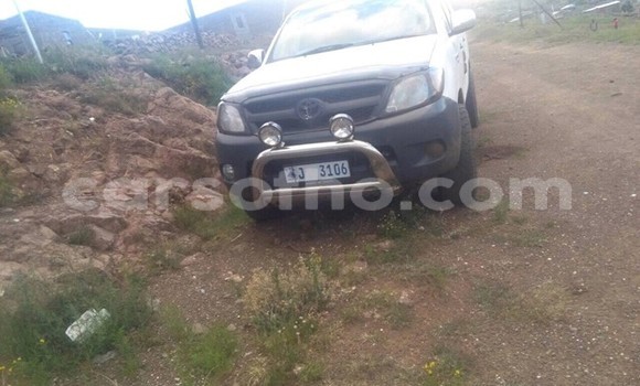 Buy Used Toyota Hilux White Car in Maseru in Maseru Buy Used Toyota Hilux White Car in Maseru in Maseru