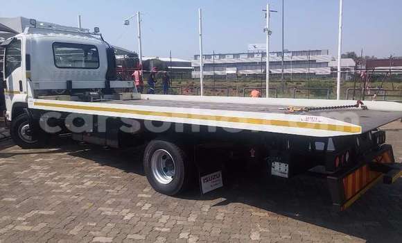 Sayi Na hannu Isuzu FTR 850 White Babbar mota in Maseru a Maseru Sayi Na hannu Isuzu FTR 850 White Babbar mota in Maseru a Maseru