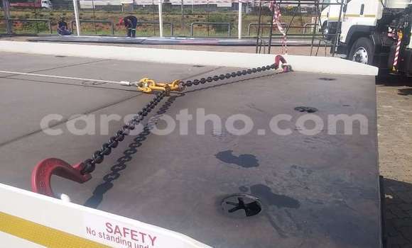 Sayi Na hannu Isuzu FTR 850 White Babbar mota in Maseru a Maseru Sayi Na hannu Isuzu FTR 850 White Babbar mota in Maseru a Maseru