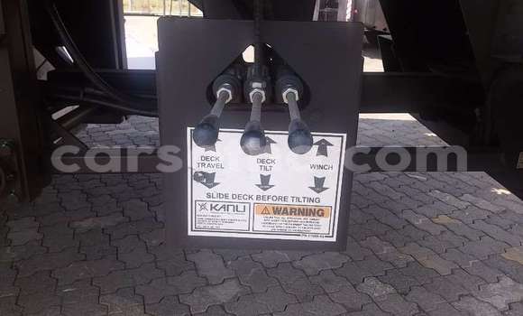 Sayi Na hannu Isuzu FTR 850 White Babbar mota in Maseru a Maseru Sayi Na hannu Isuzu FTR 850 White Babbar mota in Maseru a Maseru