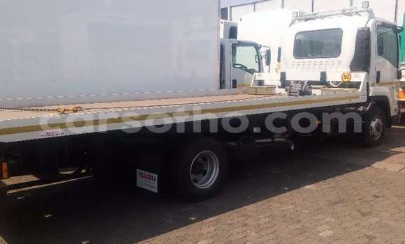 Sayi Na hannu Isuzu FTR 850 White Babbar mota in Maseru a Maseru Sayi Na hannu Isuzu FTR 850 White Babbar mota in Maseru a Maseru