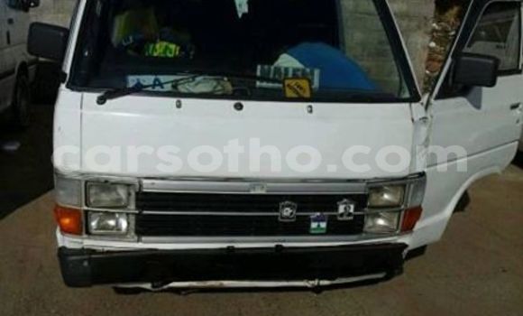 Buy Used Toyota Hiace White Car in Maseru in Maseru Buy Used Toyota Hiace White Car in Maseru in Maseru