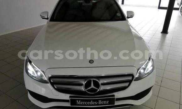 Acheter Occasion Voiture Mercedes-Benz E–Class Blanc à Maputsoa, Leribe Acheter Occasion Voiture Mercedes-Benz E–Class Blanc à Maputsoa, Leribe