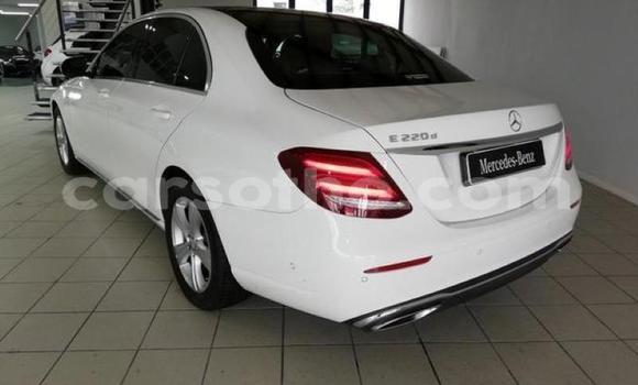 Acheter Occasion Voiture Mercedes-Benz E–Class Blanc à Maputsoa, Leribe Acheter Occasion Voiture Mercedes-Benz E–Class Blanc à Maputsoa, Leribe