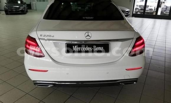 Acheter Occasion Voiture Mercedes-Benz E–Class Blanc à Maputsoa, Leribe Acheter Occasion Voiture Mercedes-Benz E–Class Blanc à Maputsoa, Leribe