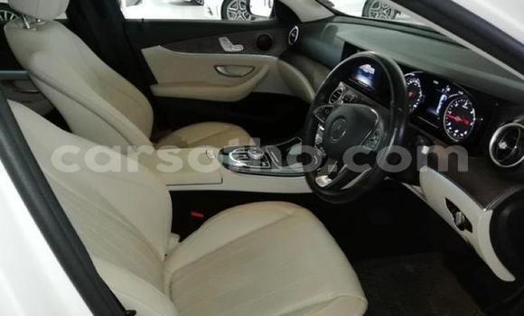 Acheter Occasion Voiture Mercedes-Benz E–Class Blanc à Maputsoa, Leribe Acheter Occasion Voiture Mercedes-Benz E–Class Blanc à Maputsoa, Leribe