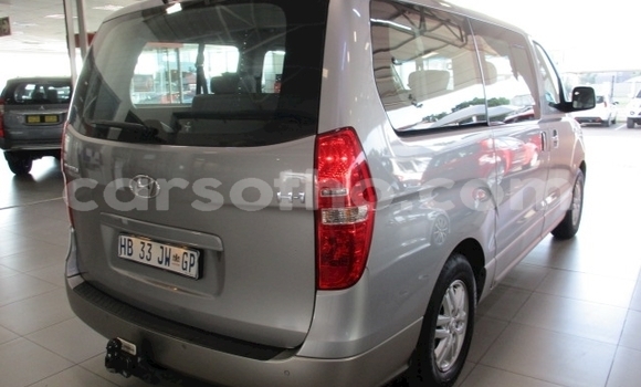 Sayi Na hannu Hyundai H1 Silver Mota in Maseru a Maseru Sayi Na hannu Hyundai H1 Silver Mota in Maseru a Maseru
