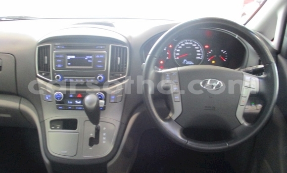 Sayi Na hannu Hyundai H1 Silver Mota in Maseru a Maseru Sayi Na hannu Hyundai H1 Silver Mota in Maseru a Maseru