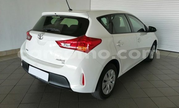 Sayi Na hannu Toyota Auris White Mota in Maputsoe a Leribe Sayi Na hannu Toyota Auris White Mota in Maputsoe a Leribe