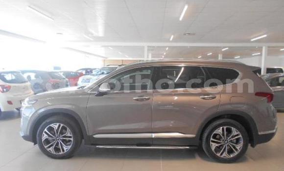 Sayi Na hannu Hyundai Santa Fe Beige Mota in Maseru a Maseru Sayi Na hannu Hyundai Santa Fe Beige Mota in Maseru a Maseru