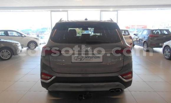 Sayi Na hannu Hyundai Santa Fe Beige Mota in Maseru a Maseru Sayi Na hannu Hyundai Santa Fe Beige Mota in Maseru a Maseru