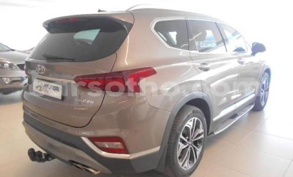 Sayi Na hannu Hyundai Santa Fe Beige Mota in Maseru a Maseru Sayi Na hannu Hyundai Santa Fe Beige Mota in Maseru a Maseru
