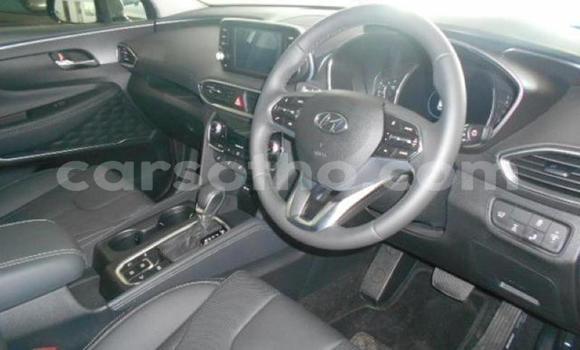 Sayi Na hannu Hyundai Santa Fe Beige Mota in Maseru a Maseru Sayi Na hannu Hyundai Santa Fe Beige Mota in Maseru a Maseru