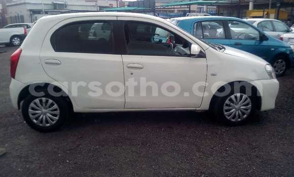 Acheter Occasion Voiture Toyota Etios Blanc à Maputsoe, Leribe Acheter Occasion Voiture Toyota Etios Blanc à Maputsoe, Leribe