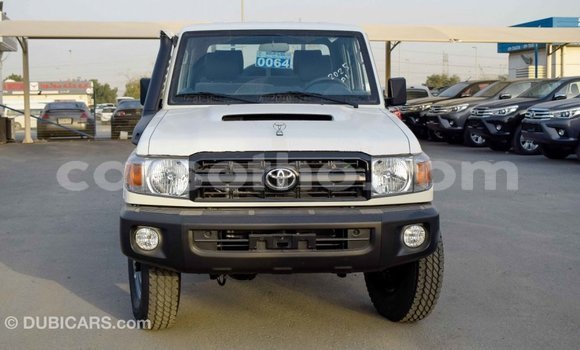 اشتري Imported Toyota Land Cruiser White سيارة في Import - Dubai في Maseru اشتري Imported Toyota Land Cruiser White سيارة في Import - Dubai في Maseru