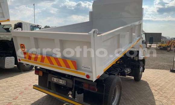 اشتري مستعمل Nissan UD White شاحنة في Maseru في Maseru اشتري مستعمل Nissan UD White شاحنة في Maseru في Maseru