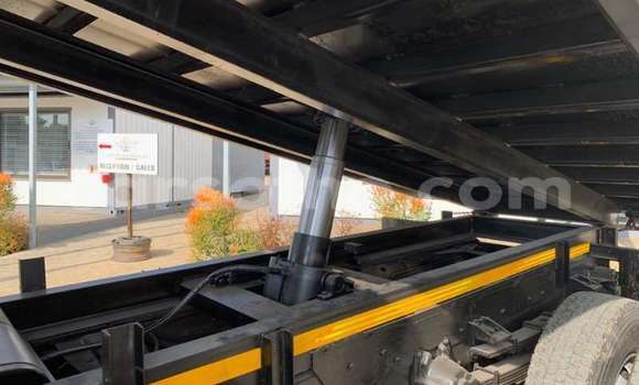 اشتري مستعمل Nissan UD White شاحنة في Maseru في Maseru اشتري مستعمل Nissan UD White شاحنة في Maseru في Maseru