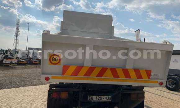 اشتري مستعمل Nissan UD White شاحنة في Maseru في Maseru اشتري مستعمل Nissan UD White شاحنة في Maseru في Maseru