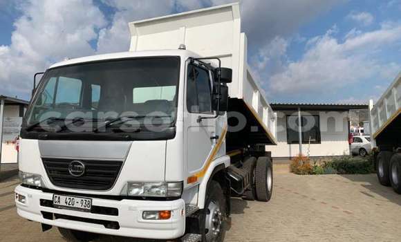 اشتري مستعمل Nissan UD White شاحنة في Maseru في Maseru اشتري مستعمل Nissan UD White شاحنة في Maseru في Maseru