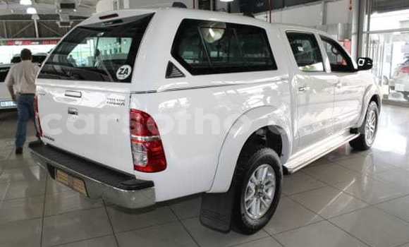 Buy Used Toyota Hilux White Car in Maseru in Maseru Buy Used Toyota Hilux White Car in Maseru in Maseru