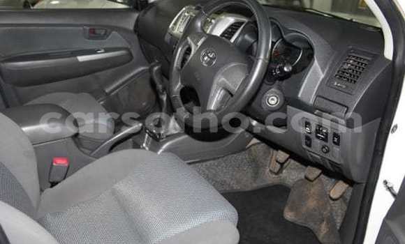 Buy Used Toyota Hilux White Car in Maseru in Maseru Buy Used Toyota Hilux White Car in Maseru in Maseru