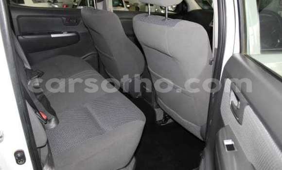 Buy Used Toyota Hilux White Car in Maseru in Maseru Buy Used Toyota Hilux White Car in Maseru in Maseru