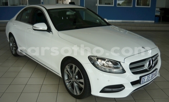 Acheter Occasion Voiture Mercedes-Benz C–Class Blanc à Import - Dubai, Maseru Acheter Occasion Voiture Mercedes-Benz C–Class Blanc à Import - Dubai, Maseru
