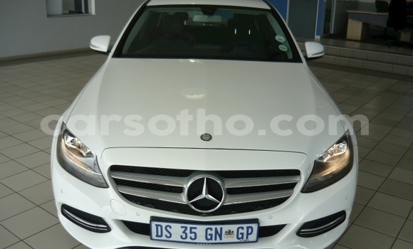 Acheter Occasion Voiture Mercedes-Benz C–Class Blanc à Import - Dubai, Maseru Acheter Occasion Voiture Mercedes-Benz C–Class Blanc à Import - Dubai, Maseru