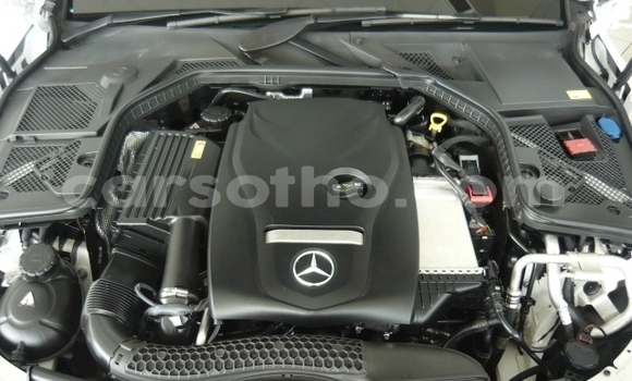 Acheter Occasion Voiture Mercedes-Benz C–Class Blanc à Import - Dubai, Maseru Acheter Occasion Voiture Mercedes-Benz C–Class Blanc à Import - Dubai, Maseru